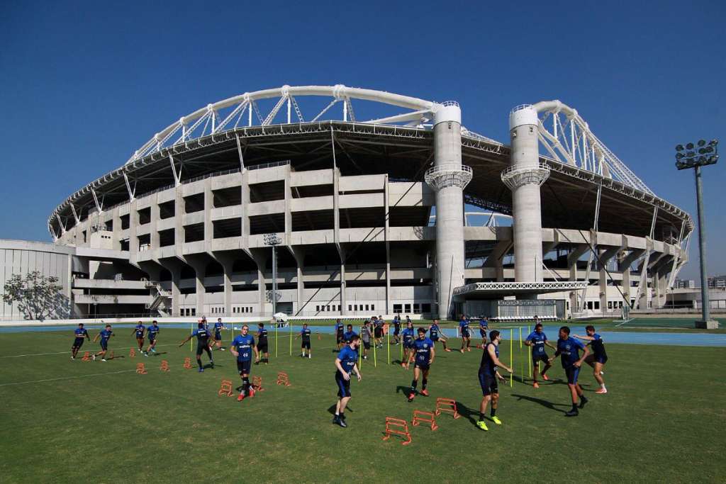 Barroca testa três opções para a vaga de Diego Souza no Botafogo