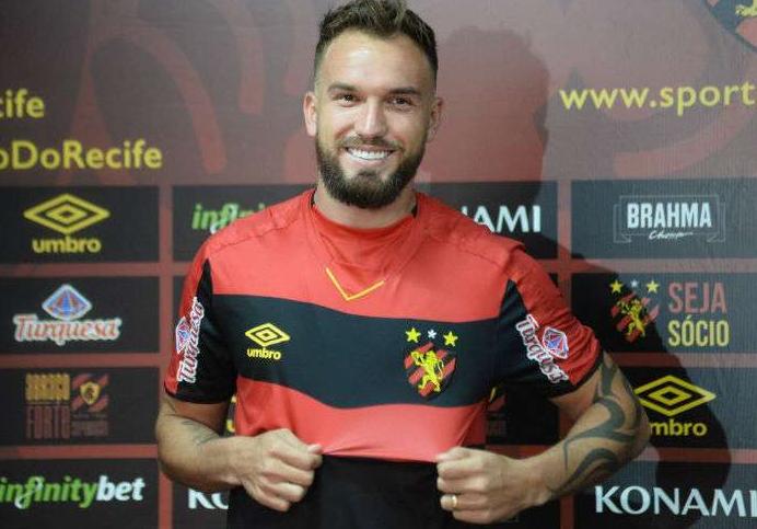 Série B: Experiente reforço promete exercer liderança e quer estrear logo no Sport