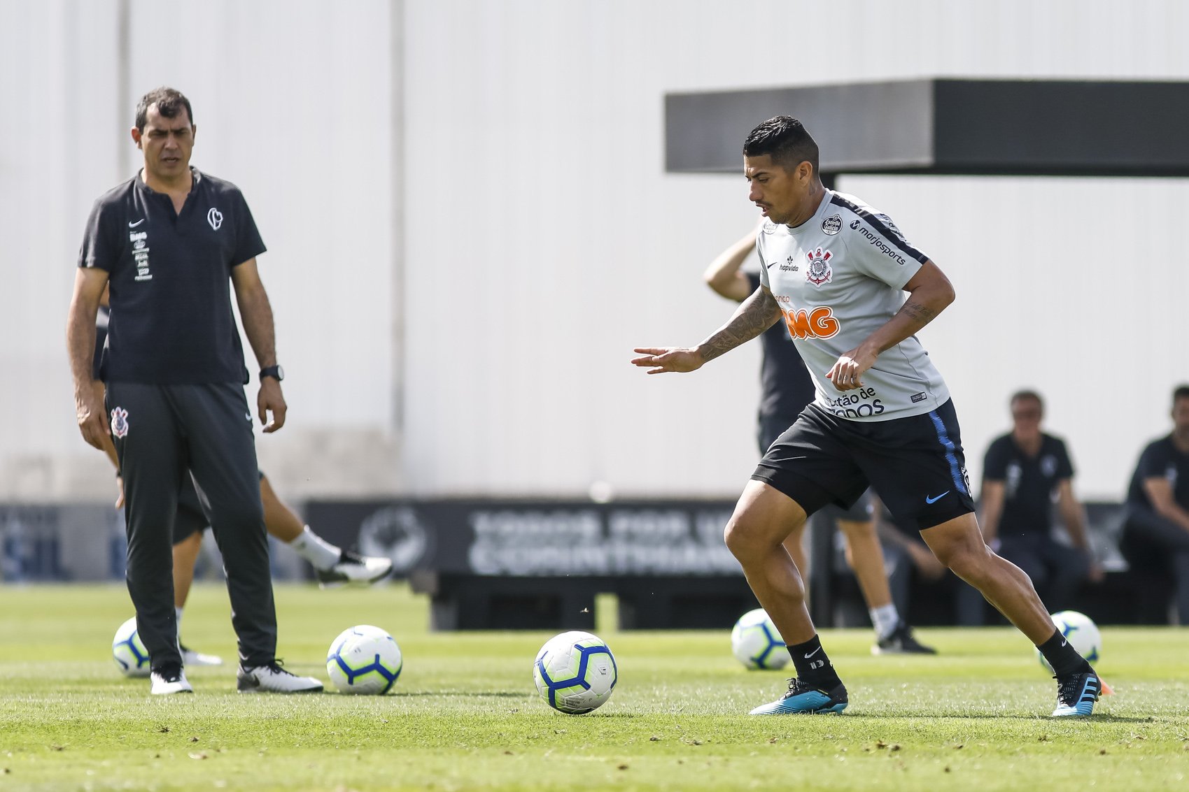 Com uma vitória em sete jogos, Fábio Carille deve fazer ajustes no Corinthians