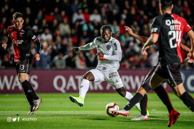 Após derrota para Colón, Atlético-MG desembarca em BH sob forte escolta policial