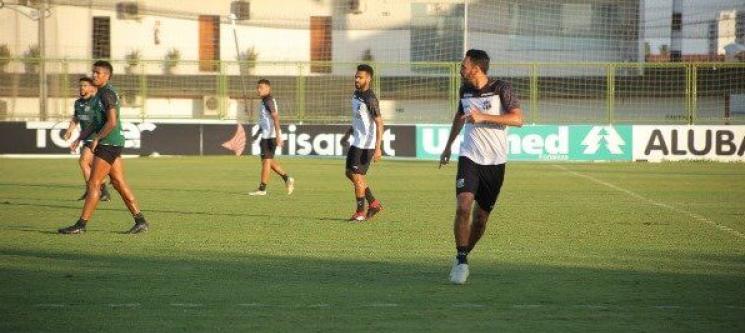 Ceará faz confronto direto com CSA para se afastar da zona de rebaixamento