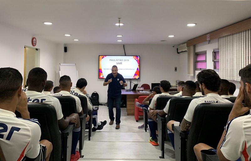 No Rio, São Paulo tem palestra sobre VAR e encerra preparação para pegar Botafogo