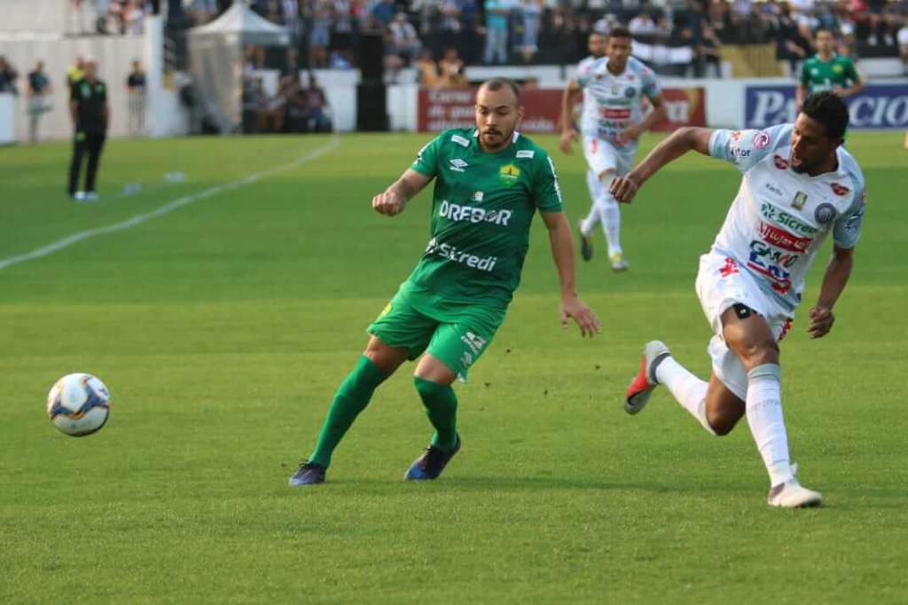 Cuiabá não vence há quatro rodadas e vem caindo na tabela de classificação