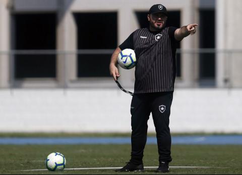 Barroca lamenta ausências de Diego Souza, Carli e Alex Santana: ‘Fazem falta’