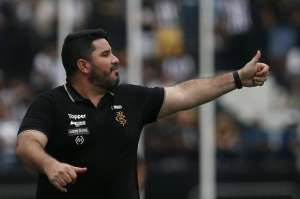 Treinador do Botafogo evita lamentar desfalques após derrota para o São Paulo
