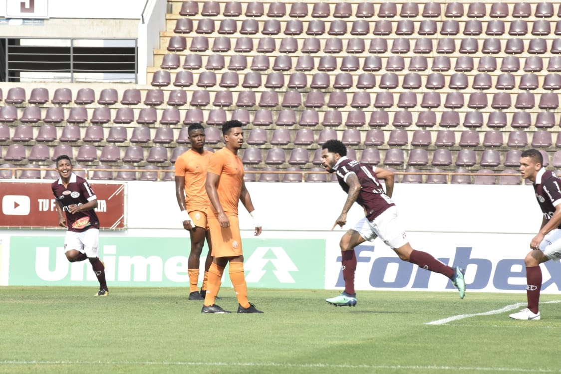 Ferroviária 2 x 1 Atibaia – Locomotiva se mantém viva na Copa Paulista