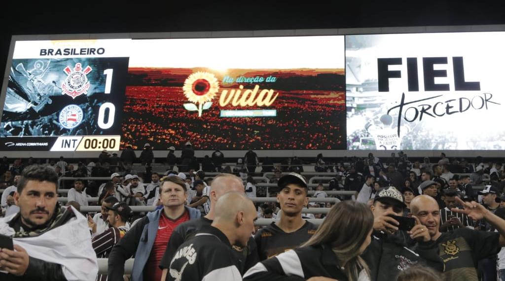 Corinthians espalha girassóis para alertar sobre depressão e suicídio 4 0002050417332 img