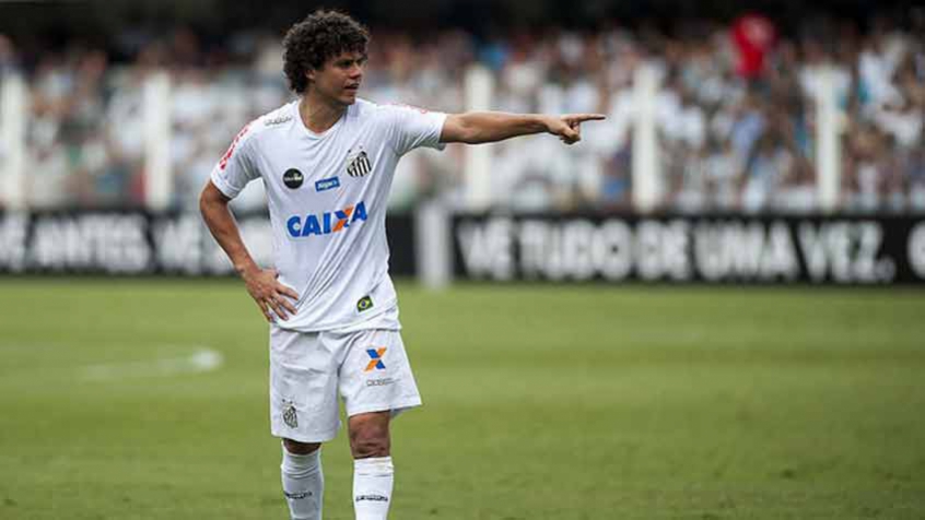 Após nova derrota no Brasileirão, Victor Ferraz pede mudança de postura do Santos