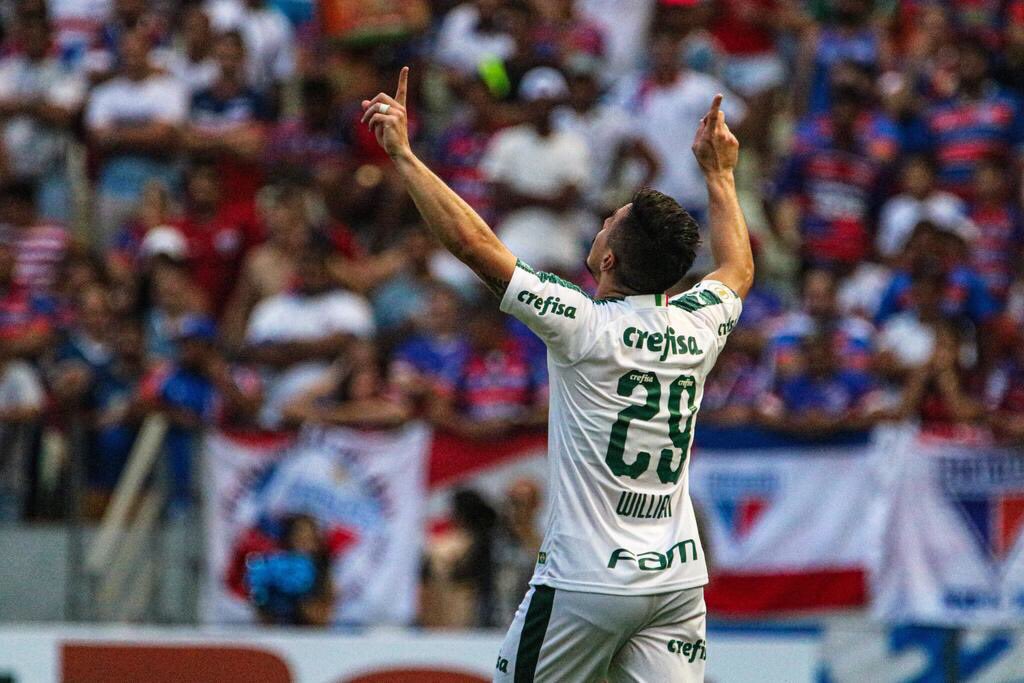 Willian marcou o único gol do jogo (Fotos: Pedro Chaves/AGIF) 