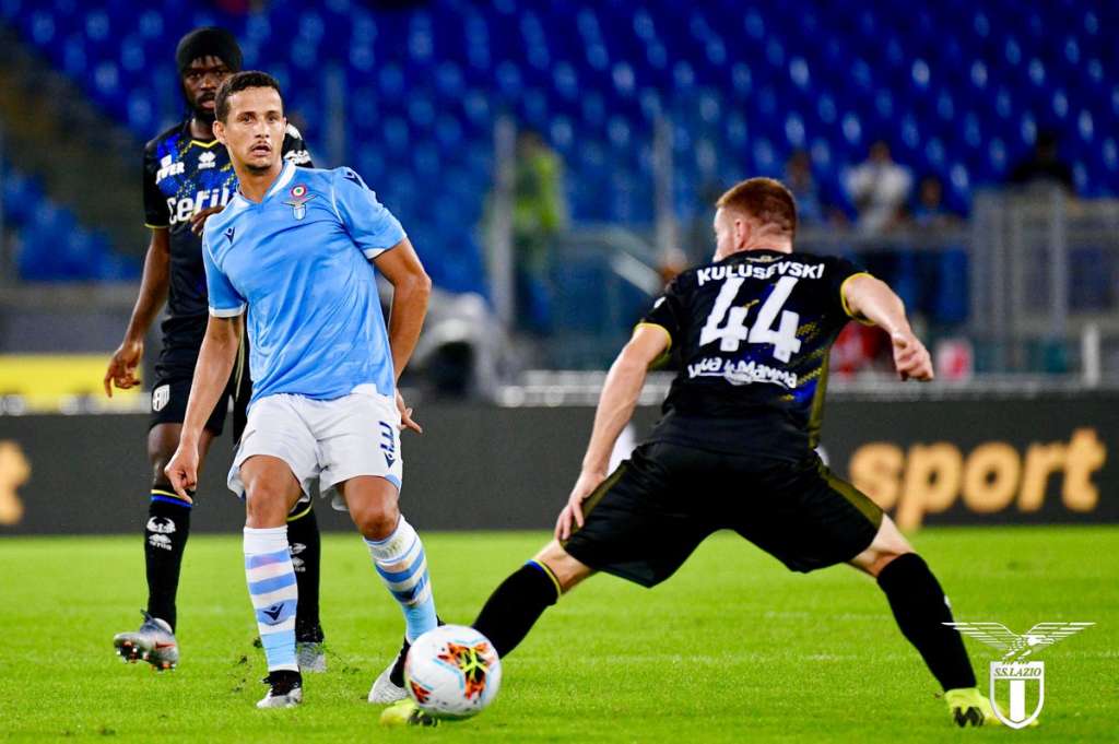 Em Roma, Lazio bate o Parma por 2 a 0 e sobe para o quinto lugar