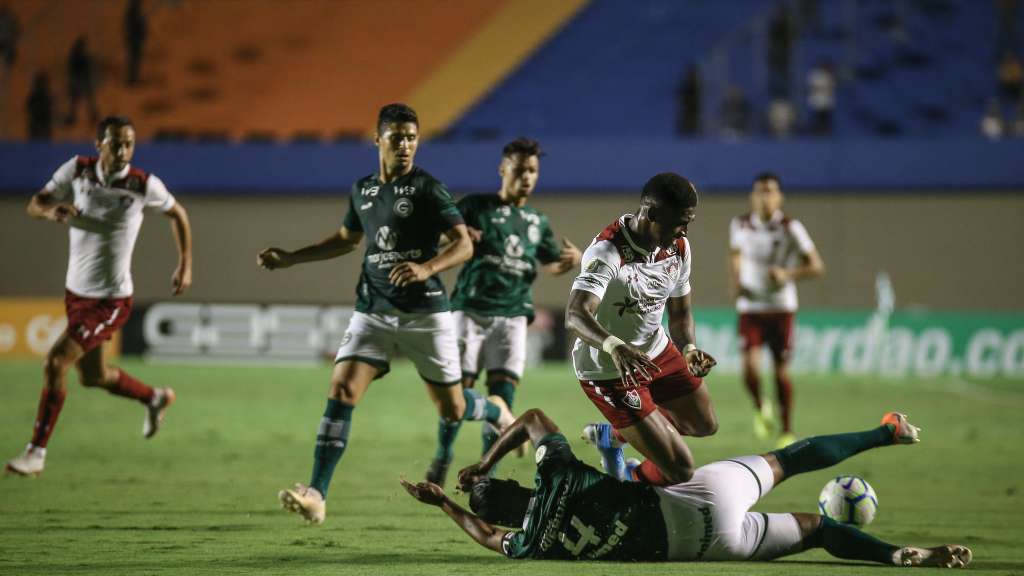 Goiás 3 x 0 Fluminense – Goiás atropela e afunda o Flu na zona da degola 3 0002050417491 img