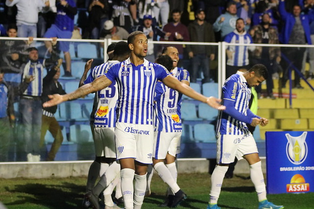 Com chance de deixar lanterna, Avaí pega Atlético-MG pela sua 1ª vitória em casa