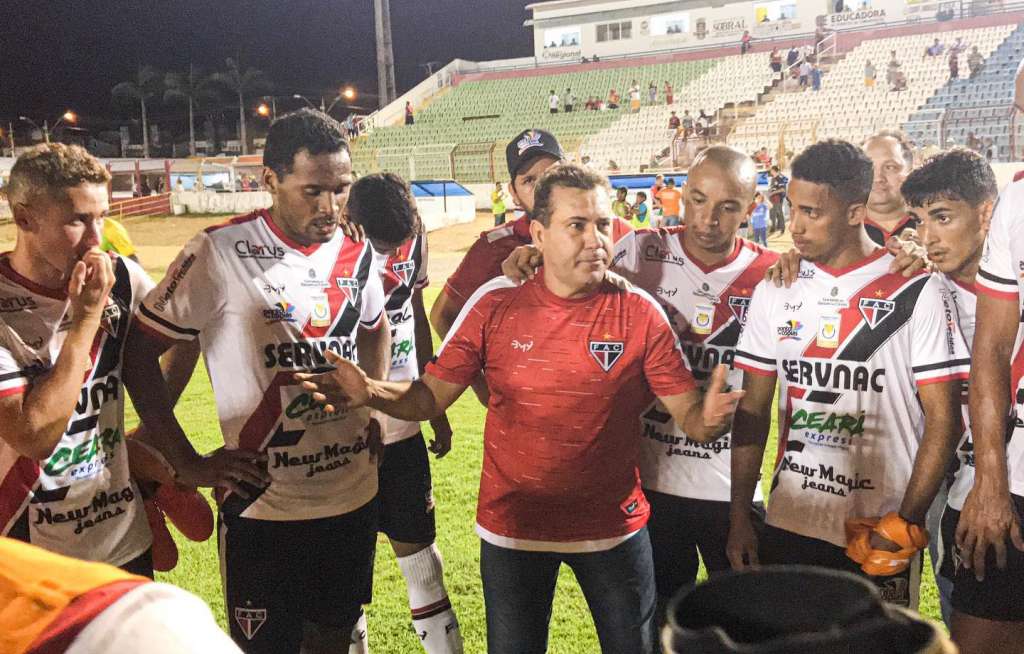 Zé Teodoro estreia com vitória no Ferroviário