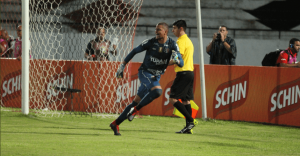 Ex-Santa Cruz, goleiro do Palmeiras acerta com Athletico Paranaense