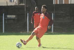 Série B: Zagueiro ex-Vasco é regularizado no BID e fica à disposição de Carpini