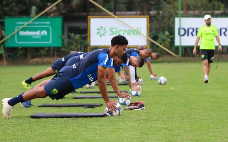 De folga na Série B, Cuiabá poderá ganhar reforços para encarar a Ponte Preta