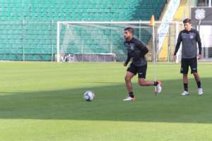 Série B: Na lanterna, Figueirense tenta defender tabu diante do líder Bragantino