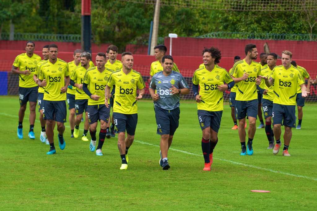 Elenco rubro-negro treinando. (Foto: Alexandre Vidal/CRF)