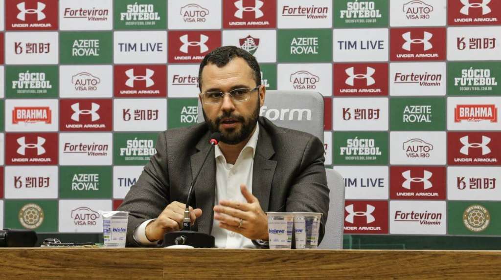 O presidente do Fluminense, Mário Bittencourt, teve seu celular divulgado