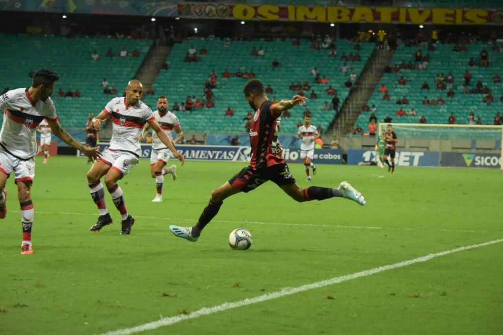 O Vitória não saiu de um empate sem gols com o Atlético-GO (Foto: Pietro Carpi)