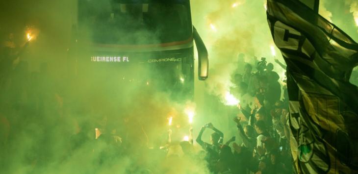 Série B: Torcida do Figueirense dá show antes e depois da derrota para o Bragantino