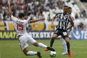 Vitória que abriu boa sequência no 1º turno inspira Botafogo ao reencontrar Bahia