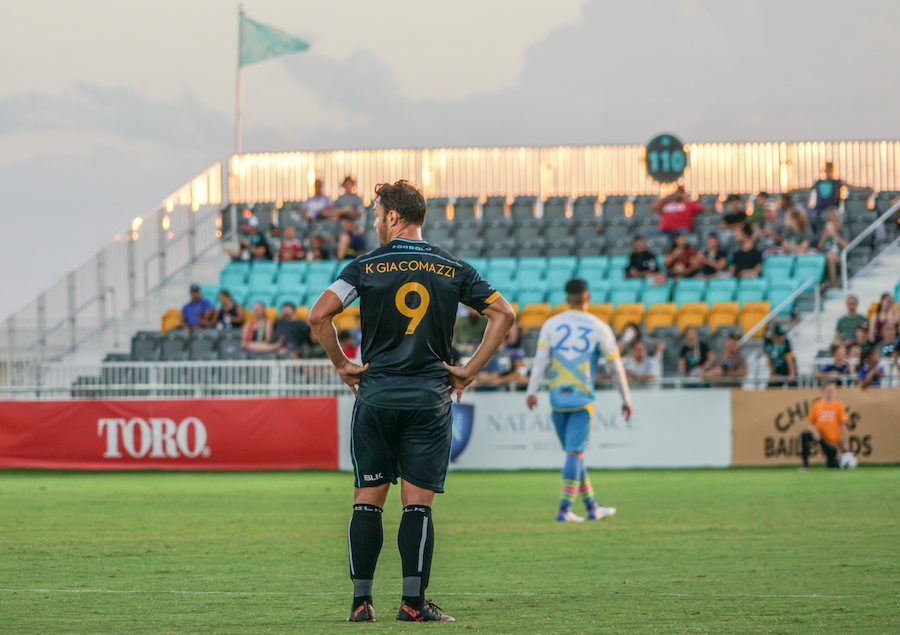 Ex-Palmeiras, Kleber Gladiador mantém excelente fase no futebol norte-americano
