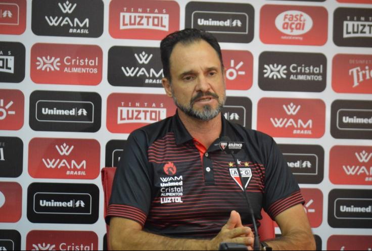 Wagner Lopes culpa gripe geral por tropeço na Série B “Alguns tomaram injeção”