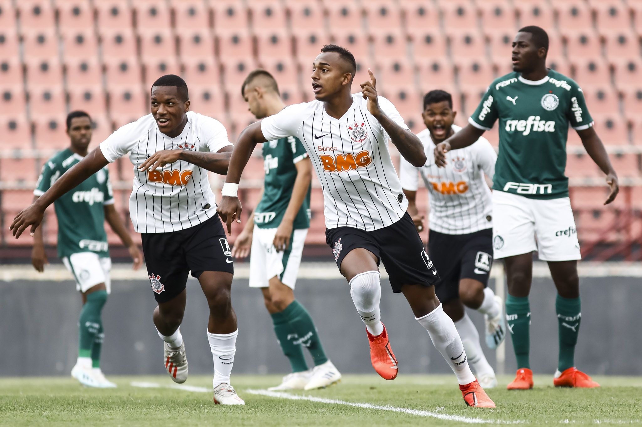 BRASILEIRO SUB-20: Corinthians vence Palmeiras, cola no Vasco e avança às quartas