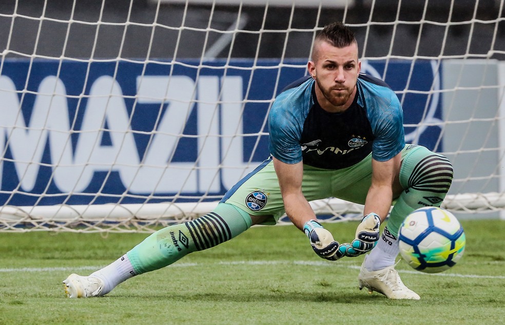 Paulo Victor admite ansiedade para pegar o Fla, mas garante Grêmio focado no Avaí