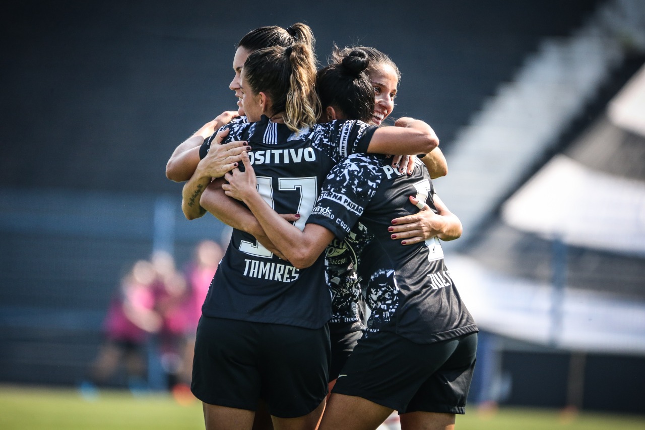 PAULISTA FEMININO: Corinthians volta a golear Ferroviária e avança para final