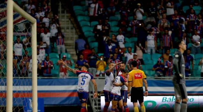 Artur festeja primeiro gol. Foto: Felipe Oliveira