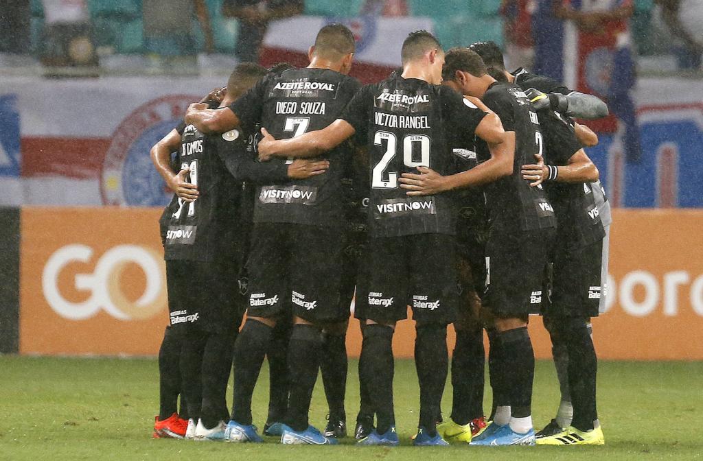 Atletas do Botafogo enaltecem peso de expulsão de Gilson no 1º tempo para derrota