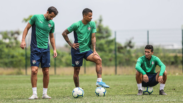 De olho no Pacaembu, Fluminense encara o Santos para sair da zona de rebaixamento