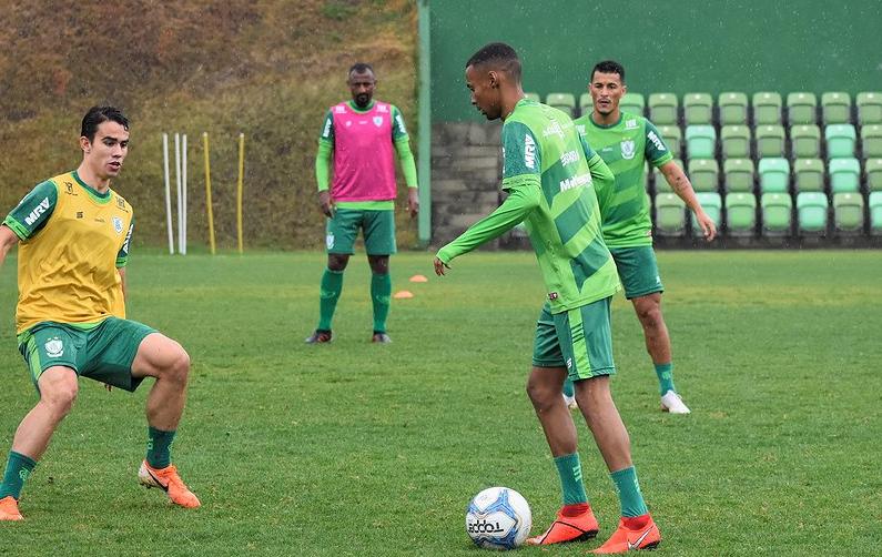 Série B: Sem Neto Berola e Lima, América-MG embarca para Curitiba