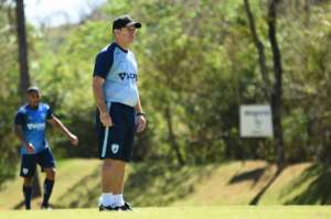 Time que mais perdeu no returno da Série B terá que superar desfalques para salvar Tencati