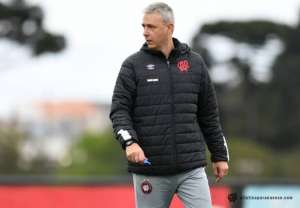 Técnico campeão da Copa do Brasil e ex-Guarani são especulados no São Paulo