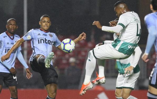 São Paulo perdeu no Morumbi e Cuca saiu