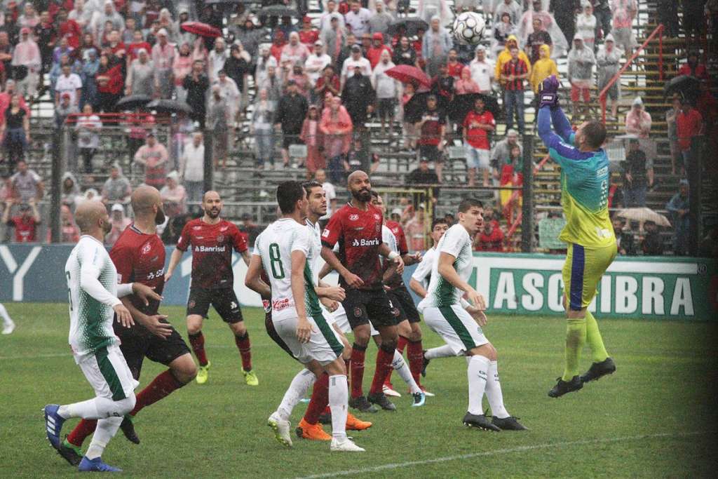 Guarani vai a Pelotas para quebrar dois longos tabus na temporada - Carlos Insaurriaga / GEB
