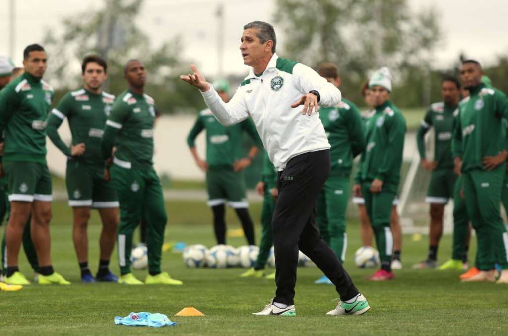 Anunciado na última segunda-feira, Jorginho faz sua estreia no comando do Coritiba