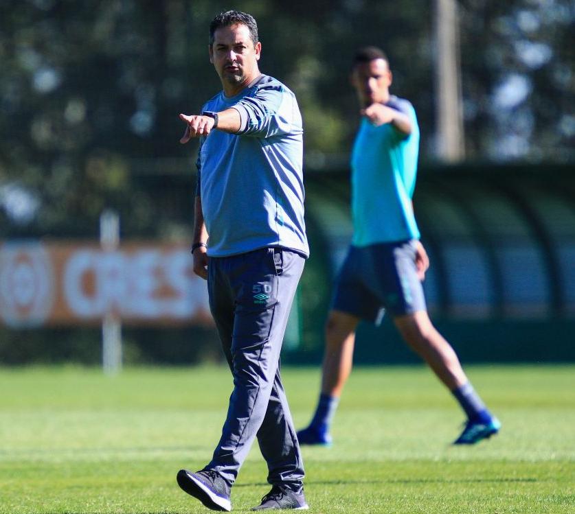 Chapecoense aposta em 'time que não encaixou' para escapar de inédito descenso 2 0002050418933 img