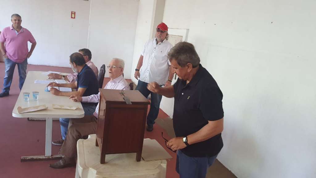 A eleição aconteceu na manhã deste sábado (Fotos: Oscar Silva)