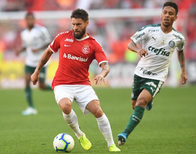 Jogadores do Internacional culpam tempos distintos por empate contra o Palmeiras