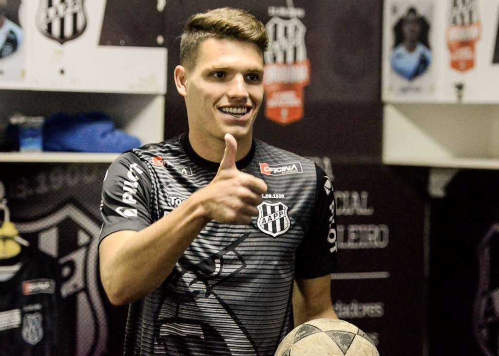 Vico marcou dois gols pela Ponte Preta