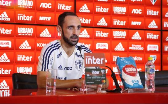 Lateral aprova estilo de novo técnico no São Paulo, mas admite: ‘É complicado’