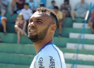 Copa Paulista: Mazinho supera falta de ritmo e comemora estreia pelo São Caetano