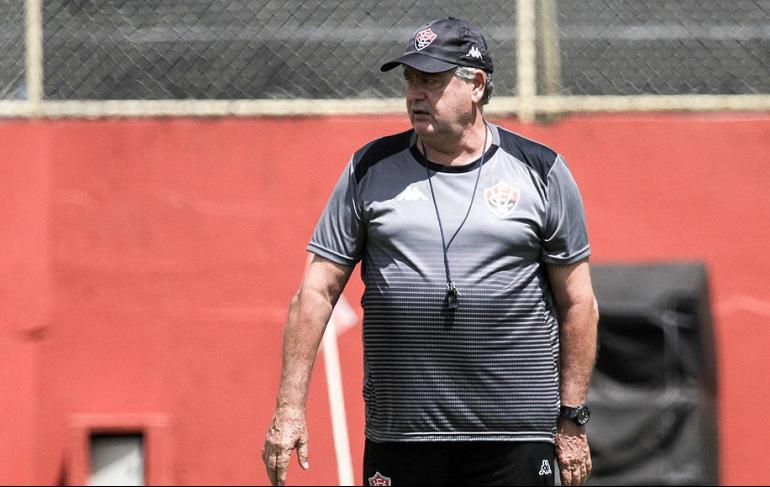 Série B: Geninho faz as contas e pede calma para a torcida do Vitória