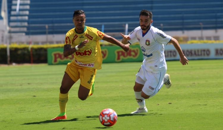 Mirassol e São Caetano ficaram no empate sem gols no Estádio Maião