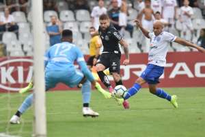 Sasha mira sequência de vitórias para Santos voltar a sonhar com título
