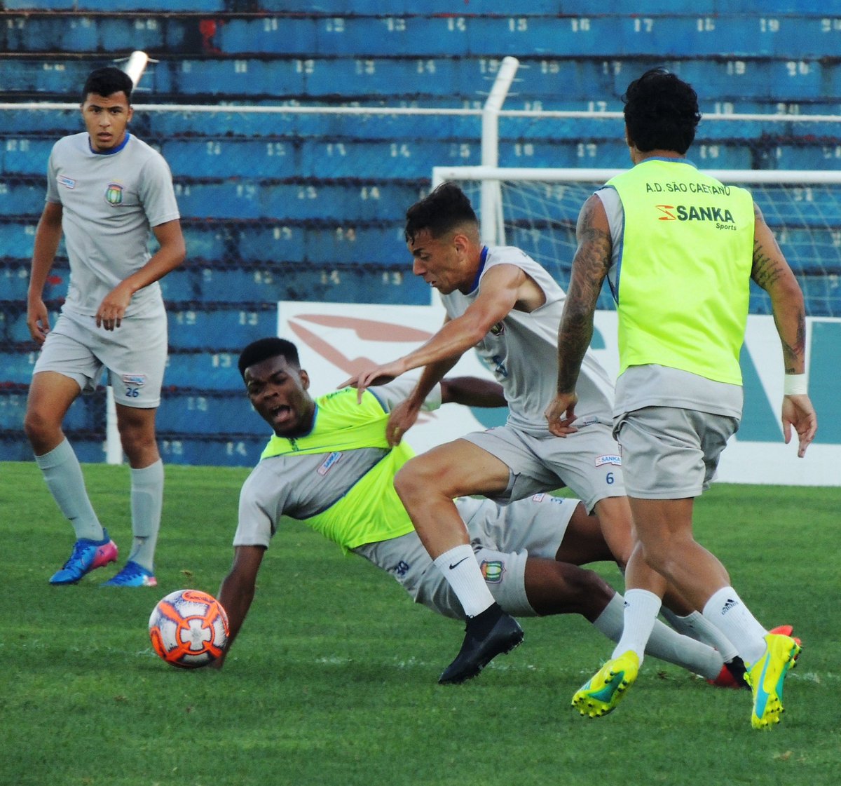 Copa Paulista: Com dúvida no meio, Marcelo Vilar ‘arma’ São Caetano para clássico